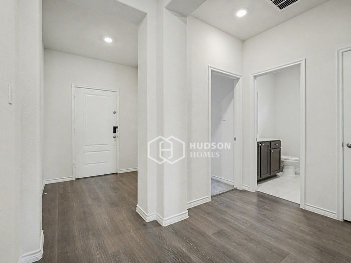 121 Cottage Ln - Photo 6 of 29