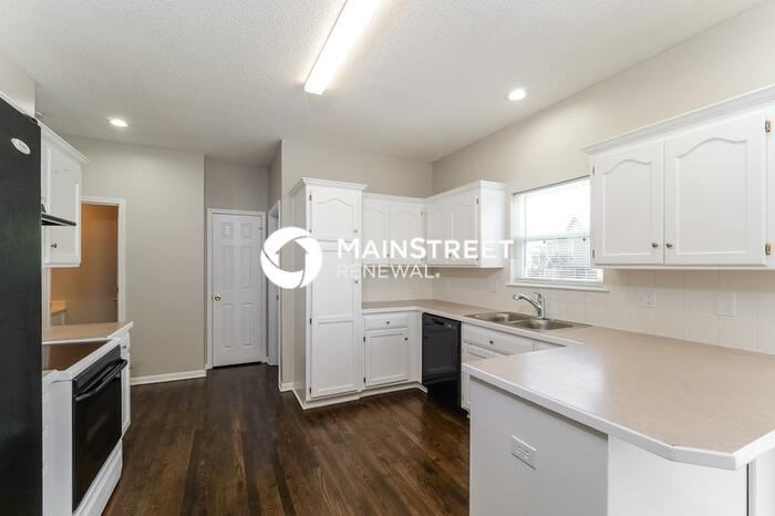 18417 Spruce St - Photo 7 of 18