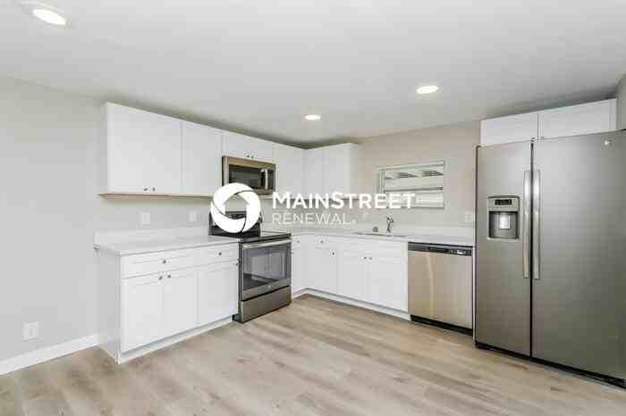 1909 Glen Echo Ln - Photo 5 of 16