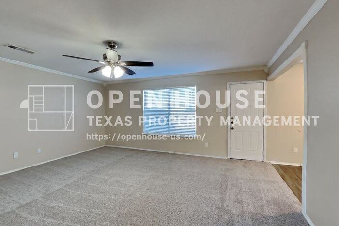 7802 Dockside Dr - Photo 5 of 18