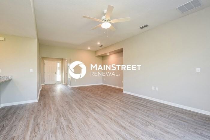 1415 Nw 37th Ave - Photo 3 of 16