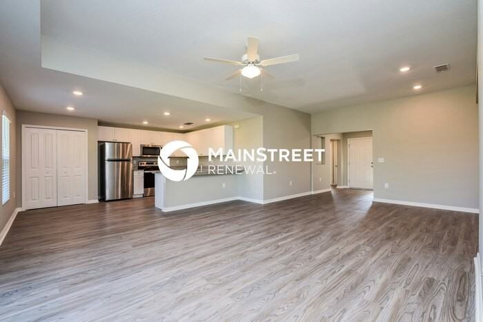 1415 Nw 37th Ave - Photo 4 of 16