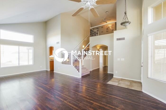 10878 W Lone Cactus Dr - Photo 4 of 17