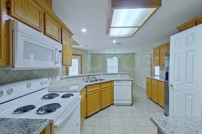 15334 Guadalupe River Drive - Photo 5 of 21