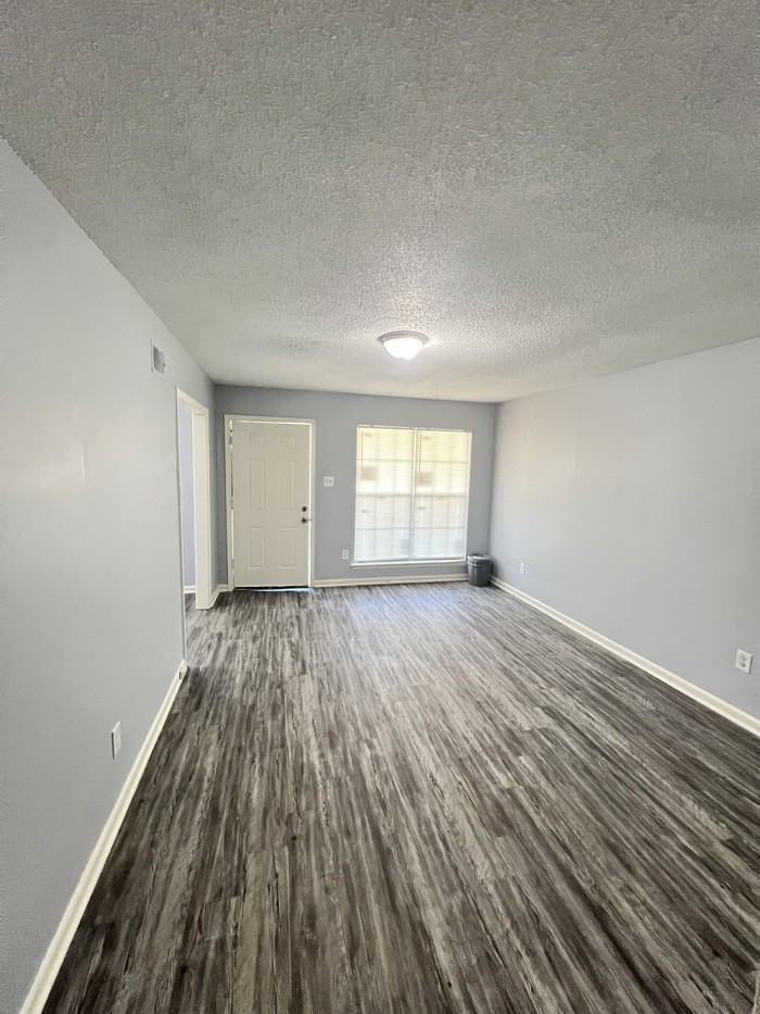 2901 Elbert Dr - Photo 5 of 7