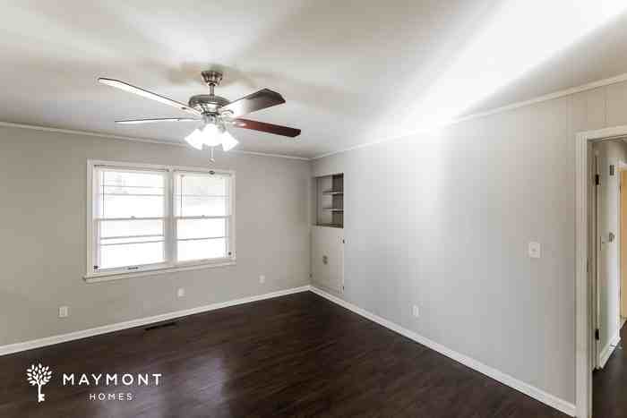 3624 Springhill Dr - Photo 6 of 10