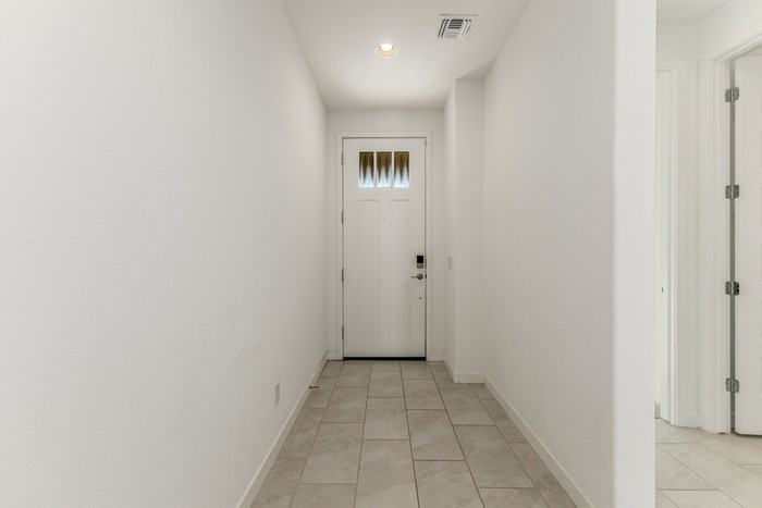 19414 W College Dr - Photo 3 of 34