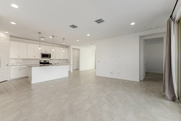 19414 W College Dr - Photo 6 of 34