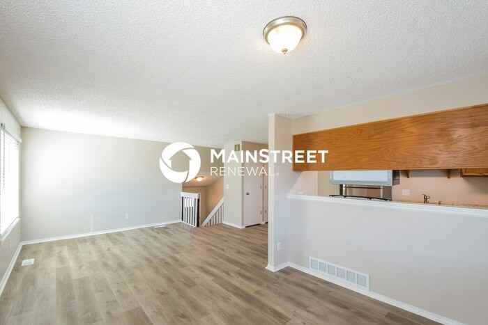 4214 S Halifax Way - Photo 4 of 17