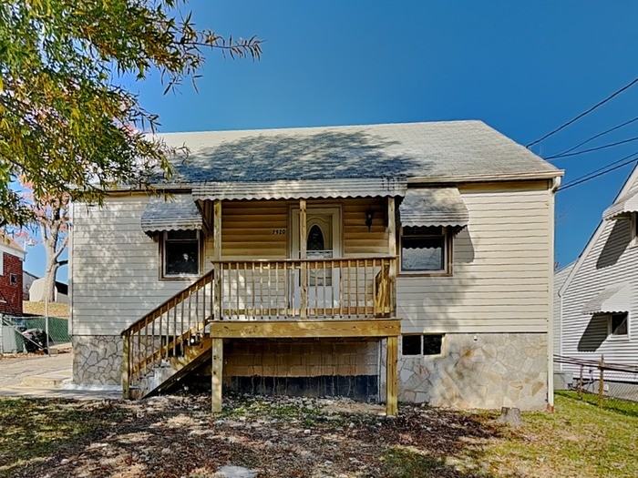 7920 33rd Street - Photo 2 of 23