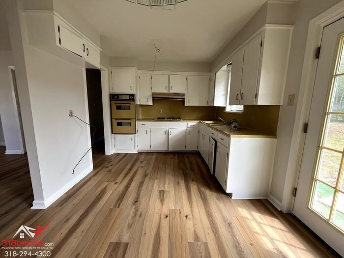 5645 Knollcrest Drive - Photo 6 of 9