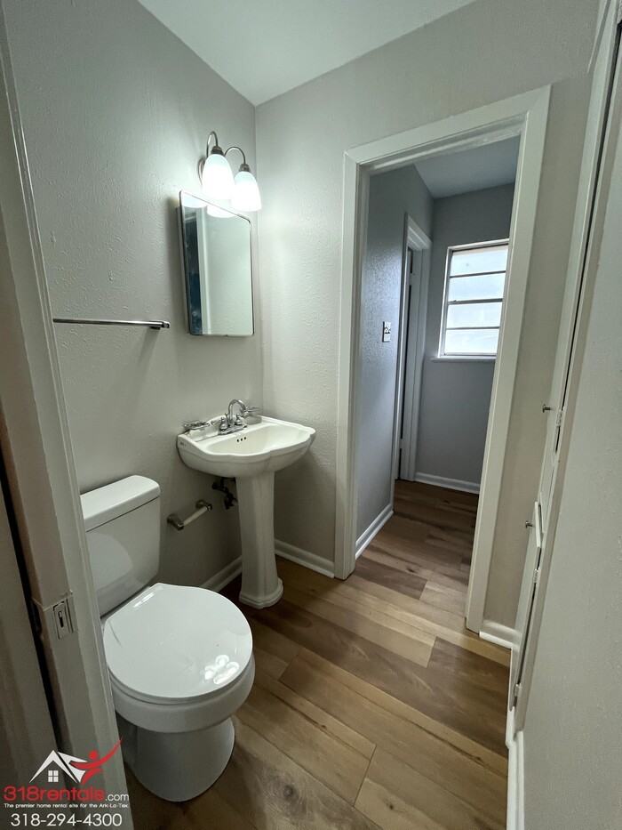 5645 Knollcrest Drive - Photo 7 of 9