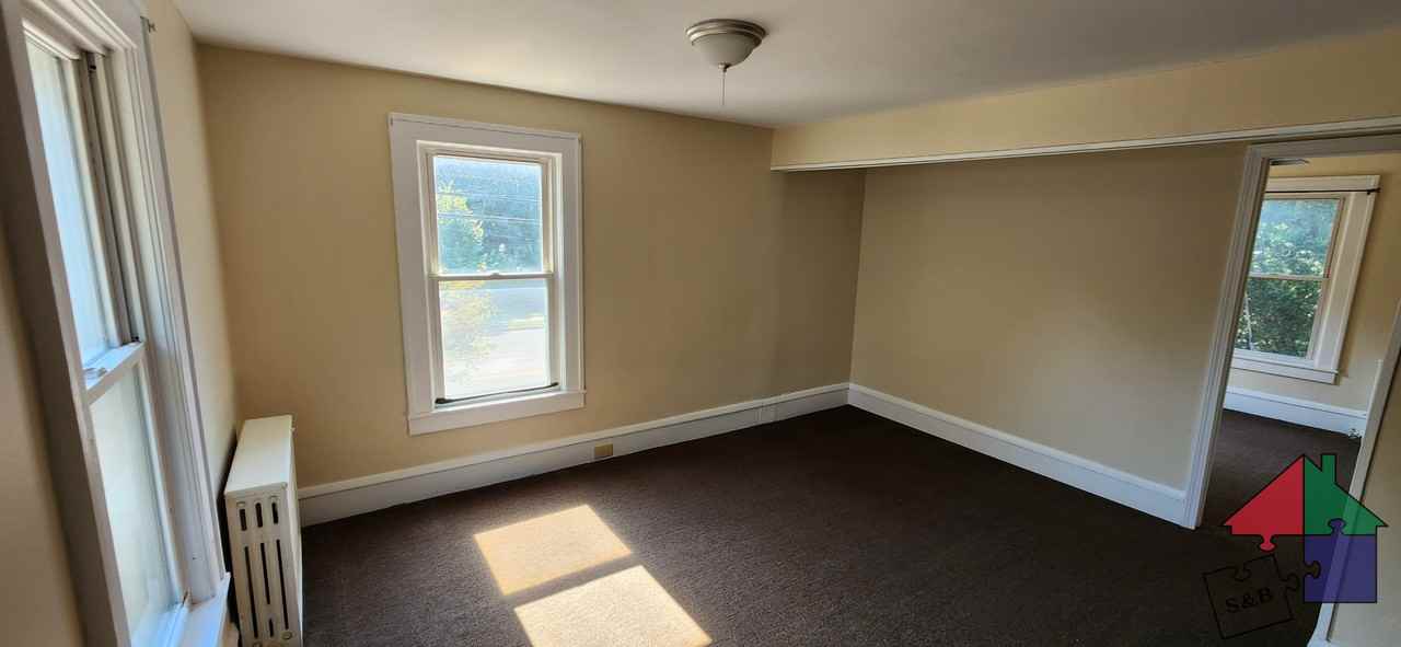 173 Pearl St #2 - Photo 4 of 6