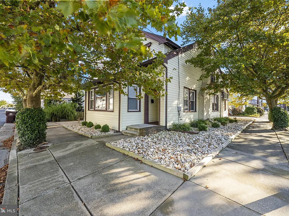 132 N Lafayette Ave #2 - Photo 4 of 23