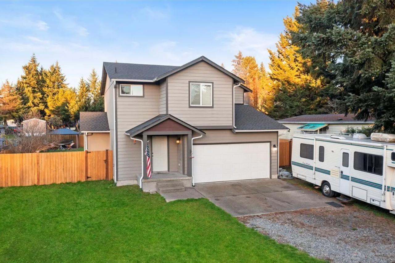 16522 Mimosa Court Southeast #NA - Photo 3 of 35