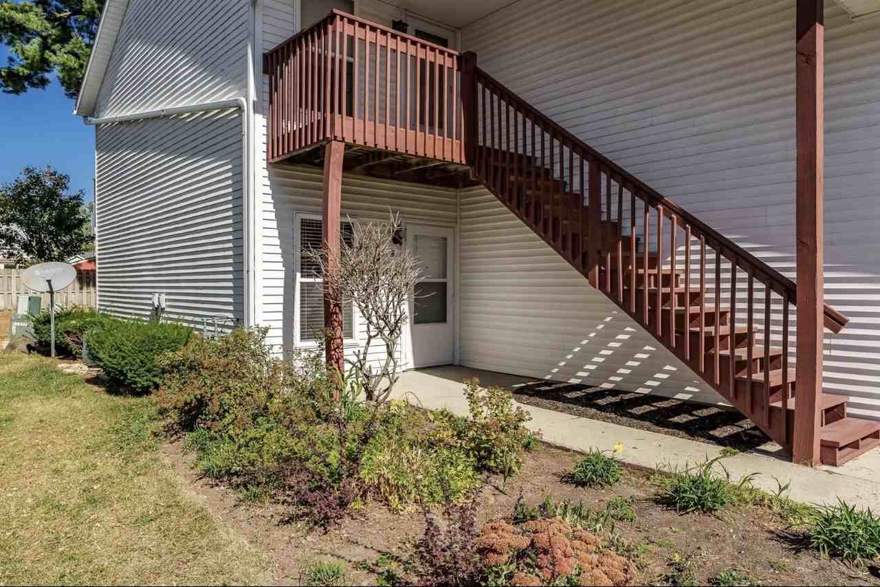5874 Beechwood Drive #B - Photo 3 of 19