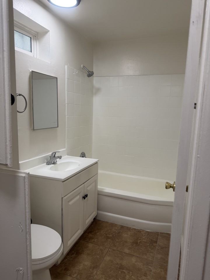 127 North 13th Avenue #C - Photo 6 of 7