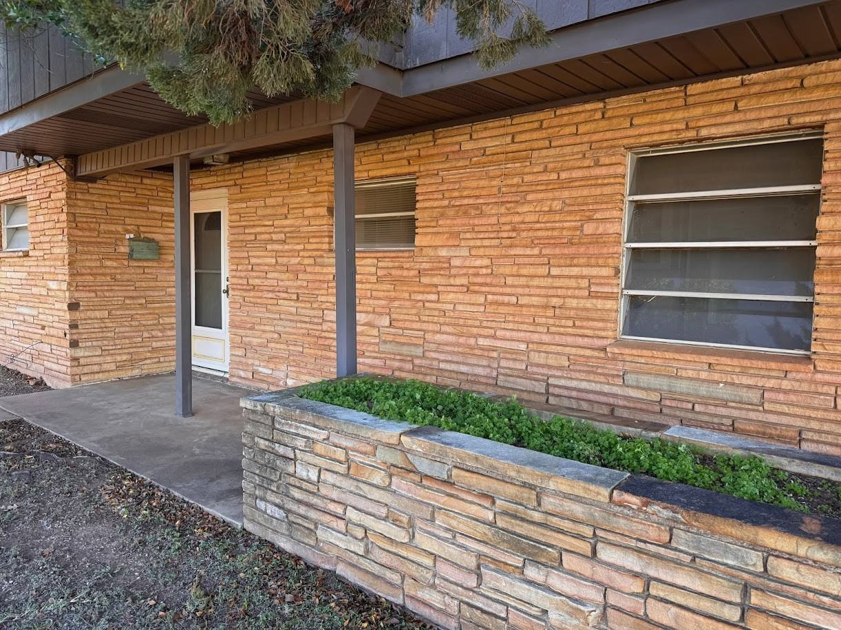 4200 University Ave #NA - Photo 2 of 31