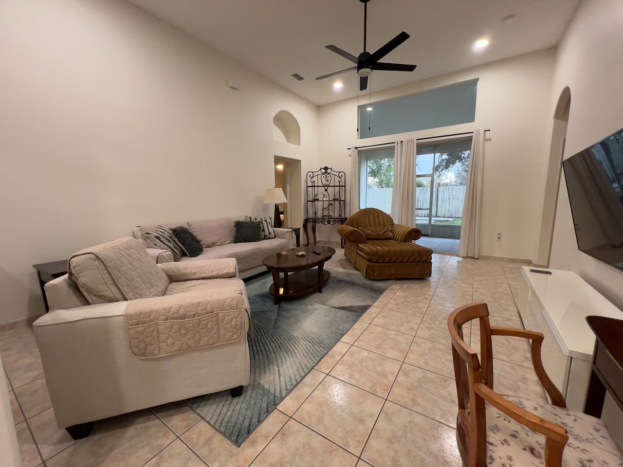 1730 Sir John Ct - Photo 3 of 11