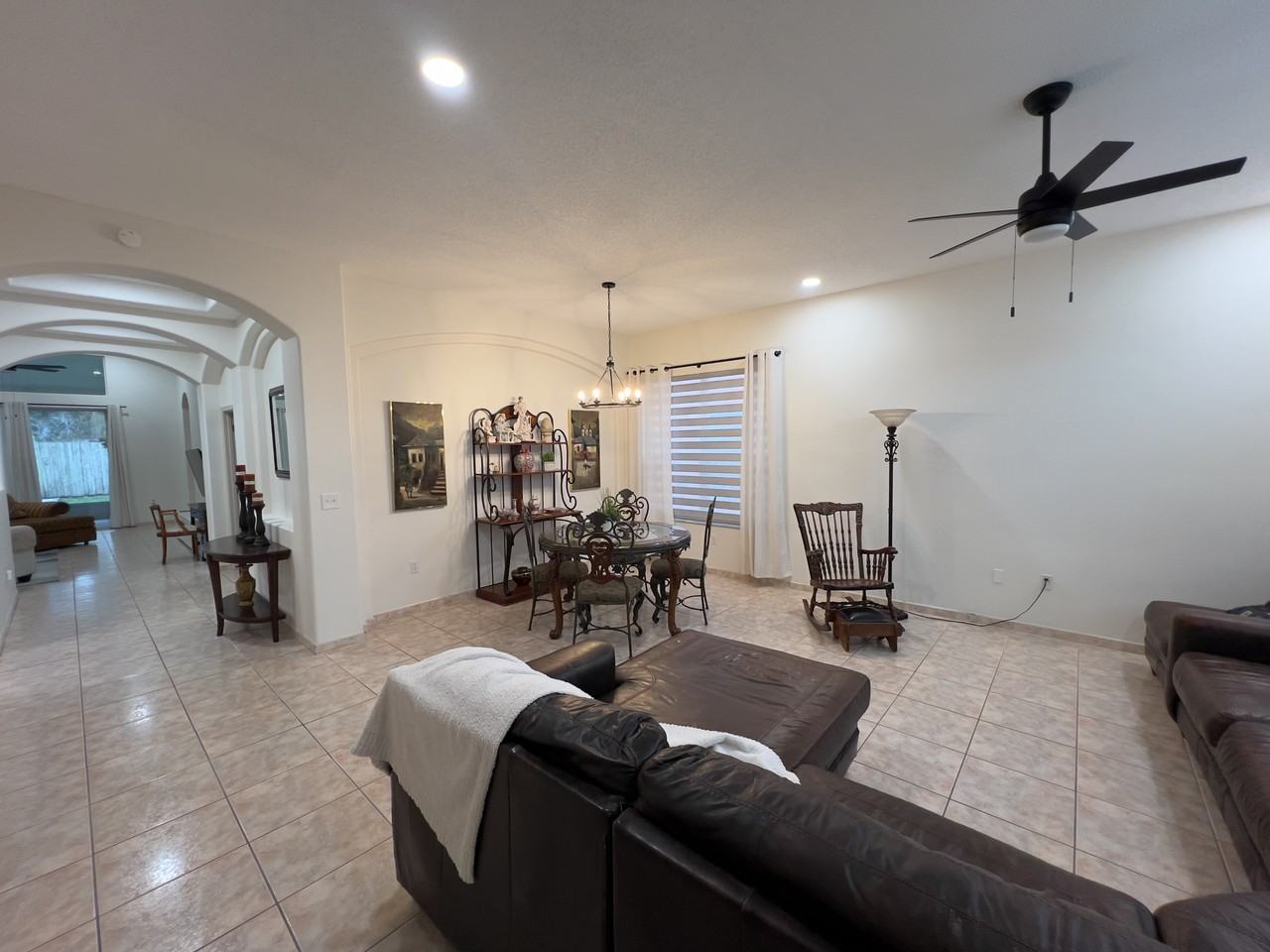 1730 Sir John Ct - Photo 4 of 11