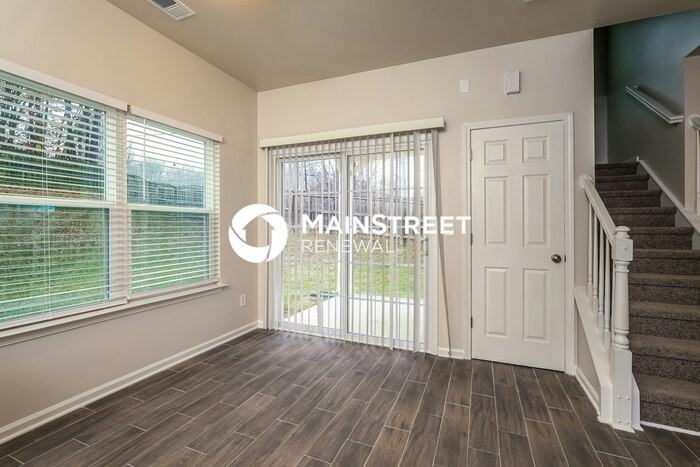 3717 Whitworth Dr - Photo 5 of 19