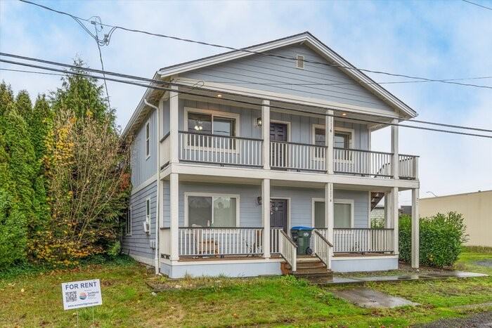 1111 Grand Ave - Photo 3 of 29