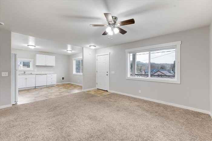 1111 Grand Ave - Photo 7 of 29