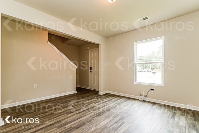 Circle Drive - Photo 4 of 18