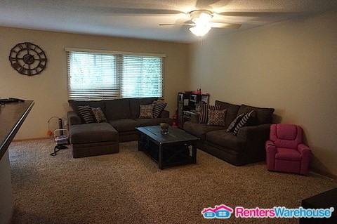 7916 Beard Ave N - Photo 4 of 12