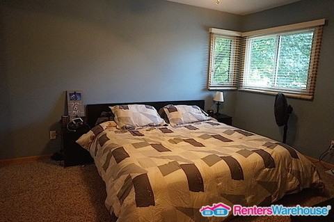 7916 Beard Ave N - Photo 6 of 12