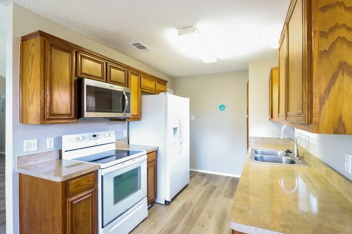 404 Ridge Dr - Photo 6 of 20