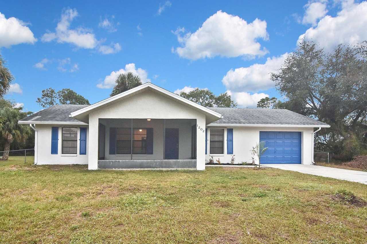 1202 E 7th St - Photo 6 of 20