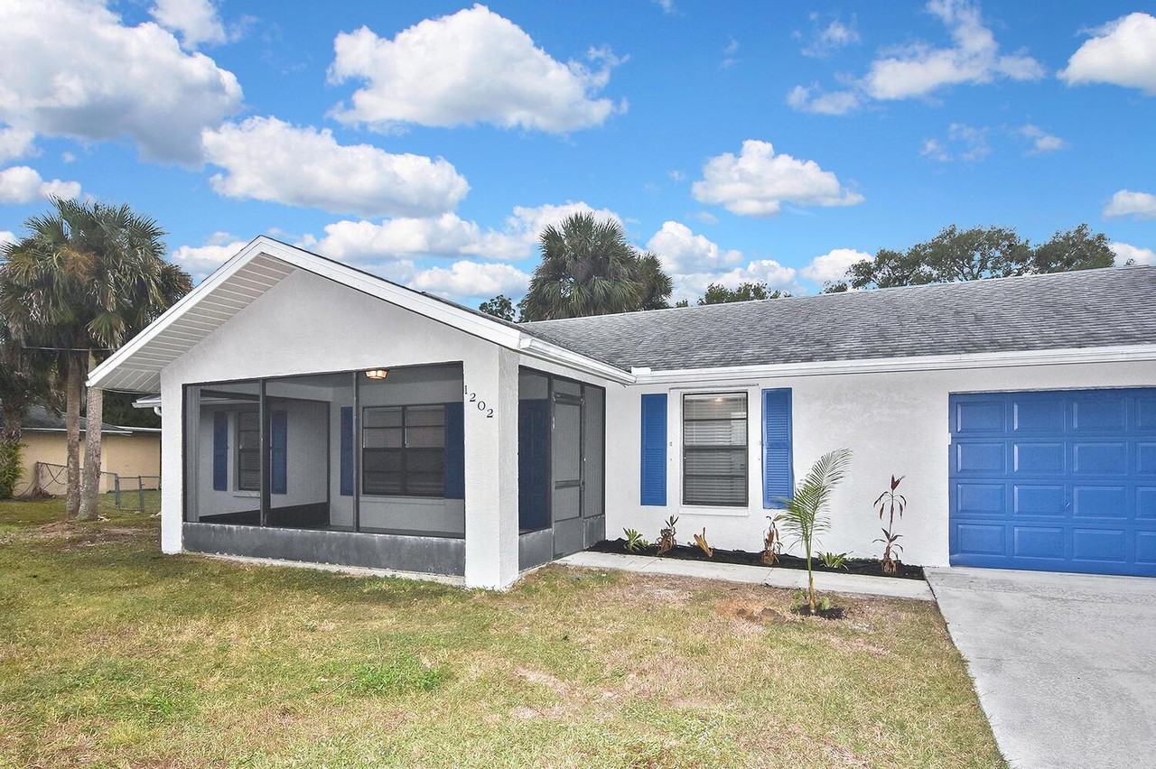 1202 E 7th St - Photo 7 of 20