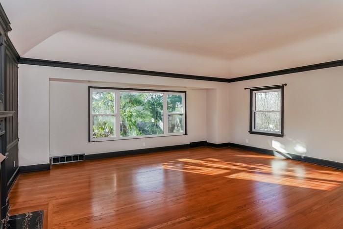 2343 Ridgewood Rd - Photo 2 of 23