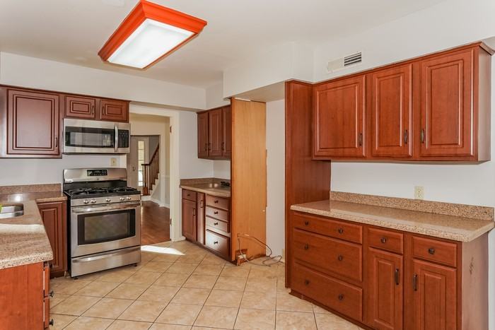 2343 Ridgewood Rd - Photo 6 of 23