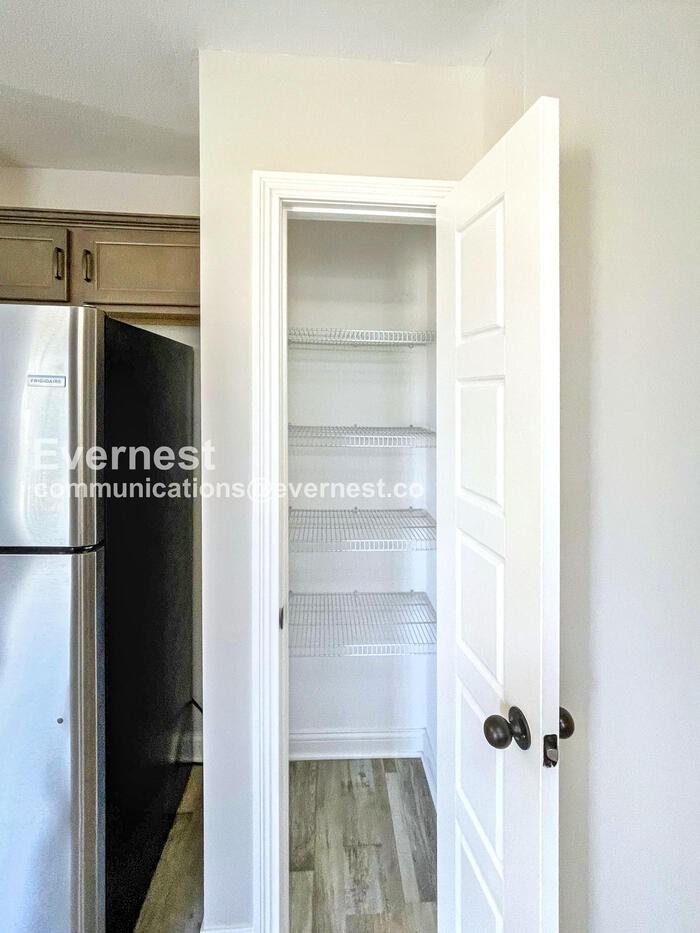 1101 Cardinal Creek Dr - Photo 4 of 27