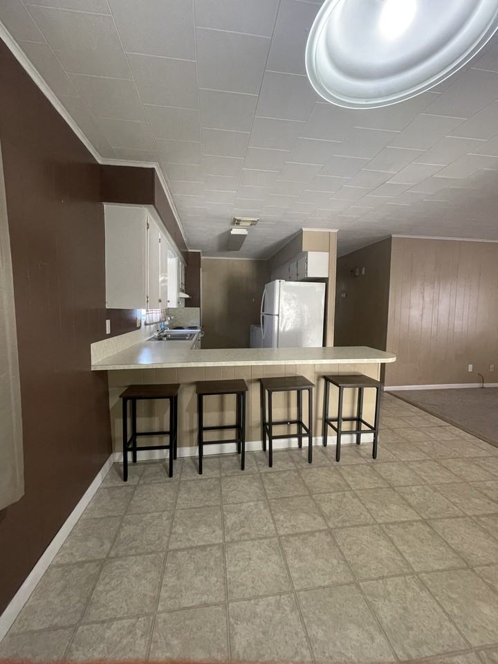 155 S Riceland Rd #NA - Photo 3 of 11