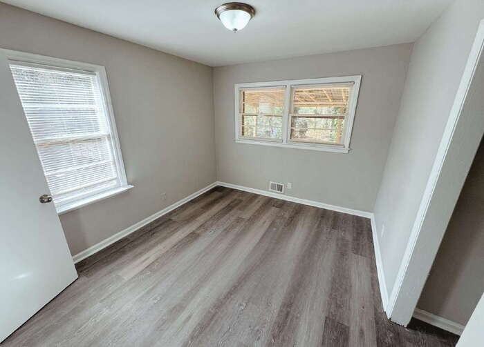 2609 County Line Road Southwest - Photo 5 of 17