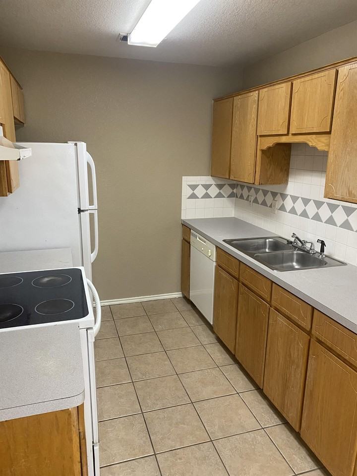 1310 Dugger Circle #A - Photo 4 of 9