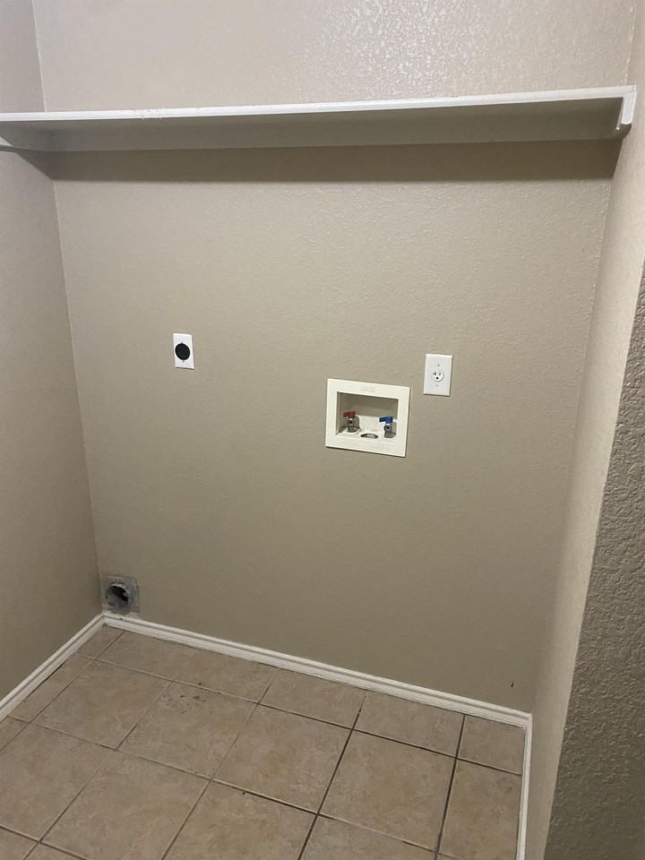 1310 Dugger Circle #A - Photo 5 of 9