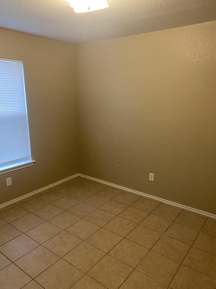 1310 Dugger Circle #A - Photo 6 of 9