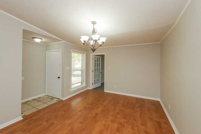 102 Griffith Ave - Photo 7 of 12