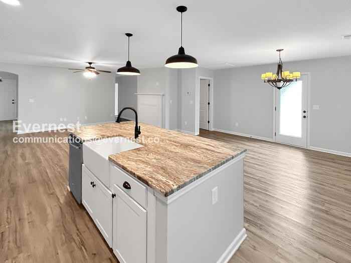 322 Fenrose Dr - Photo 3 of 20