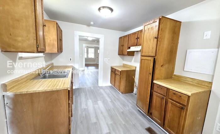 3258 Pike Ave - Photo 2 of 21