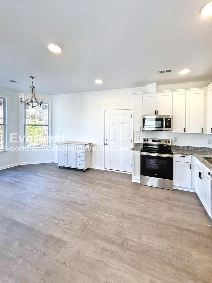 1372 Robins Nest Drive - Photo 3 of 30