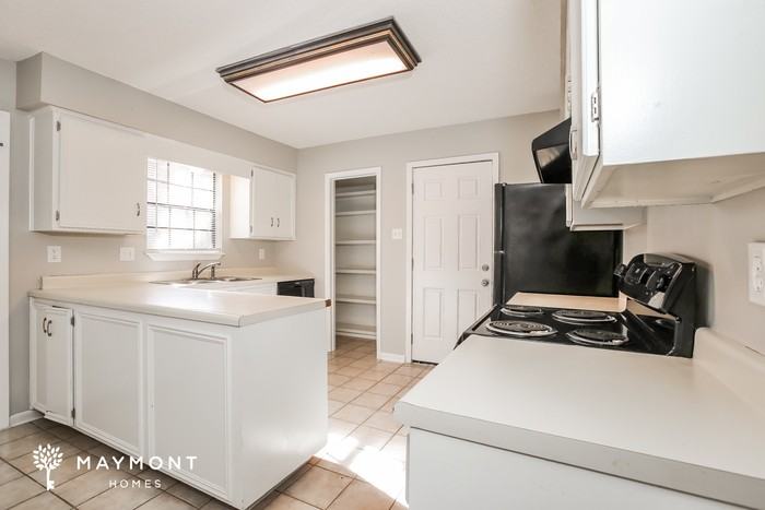 104 Willow Grove Rd - Photo 7 of 12