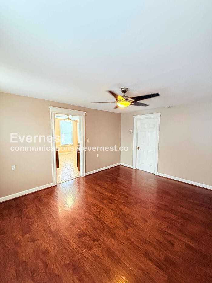 4443 Elmwood St #4447 - Photo 7 of 24