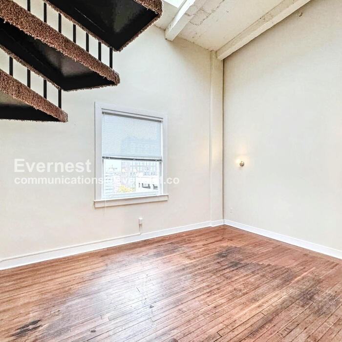 525 East Grace Street #102 - Photo 4 of 10