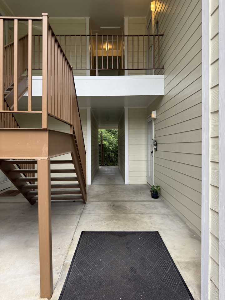 513 Meadowland Court #1 - Photo 3 of 33