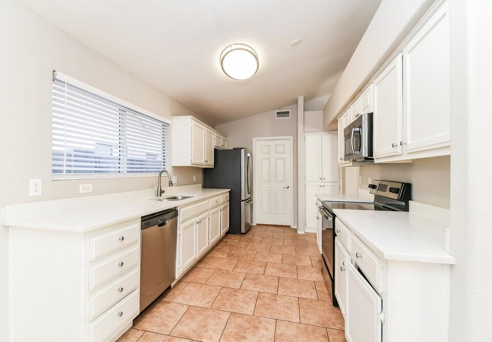 1917 E Marquette Dr - Photo 6 of 16